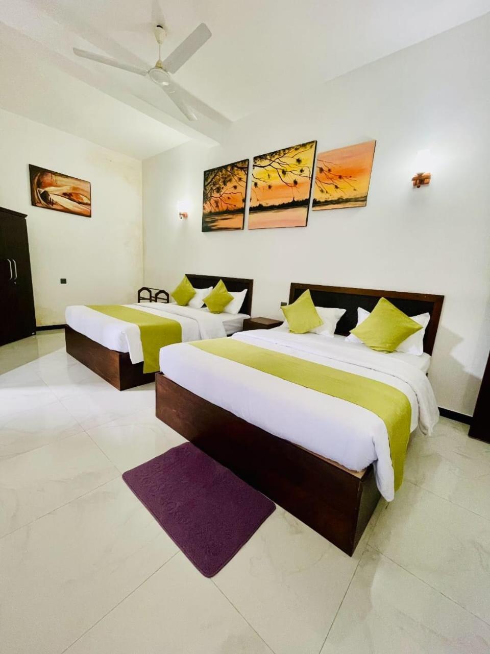 Thinaya Lake Resort Anuradhapura Esterno foto